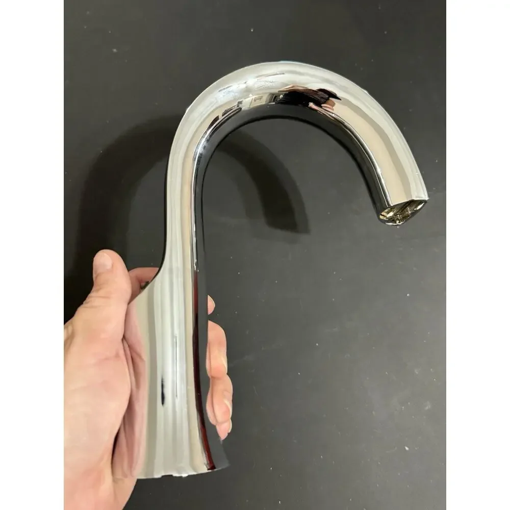 MOEN TVS6925 'Doux' Chrome 2-handle widespread bathroom faucet - Open Box - NEW